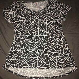 Lularoe classic tee sz L, white & black geometric